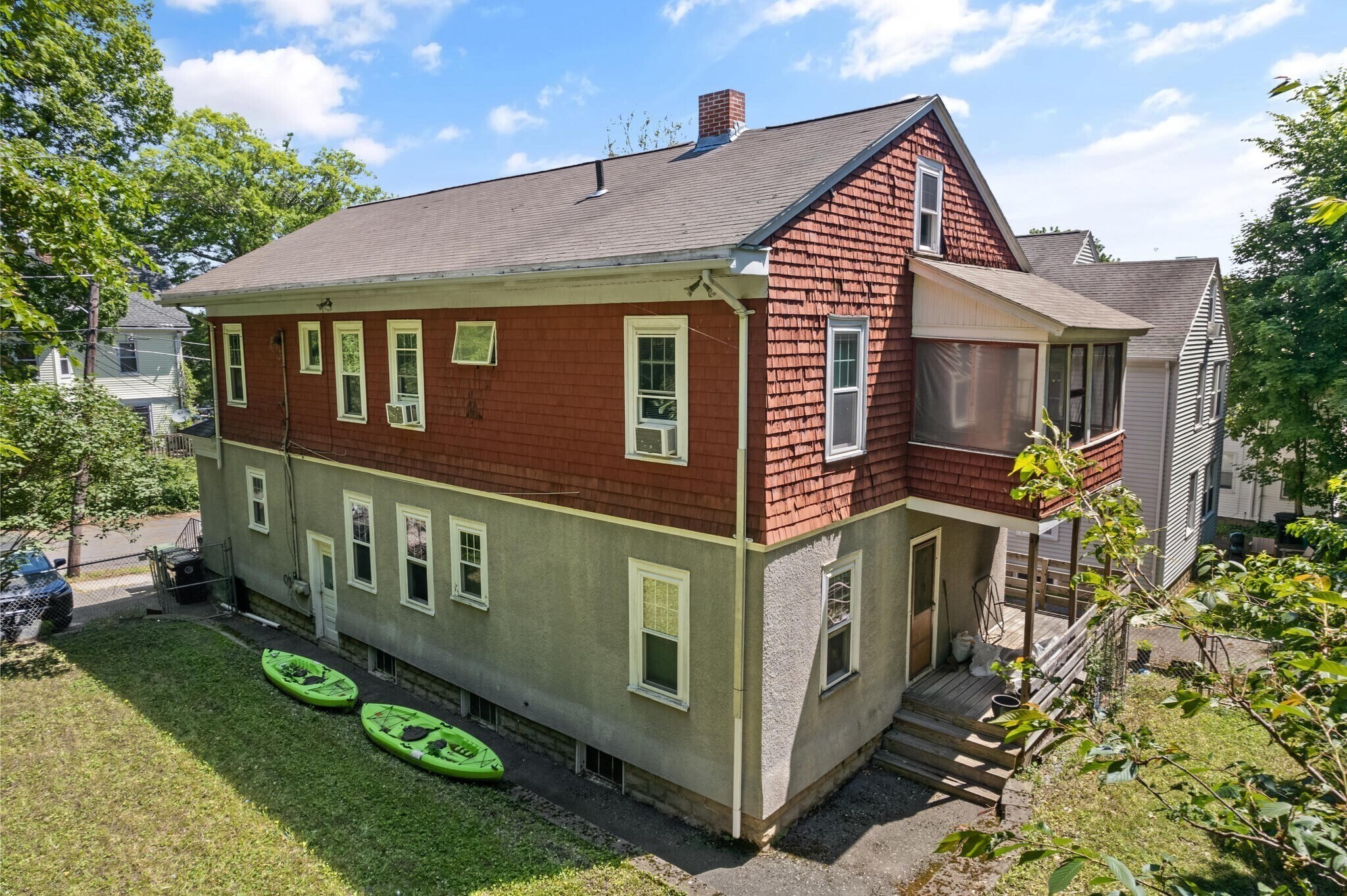 Building Photo - 212 Maplewood St