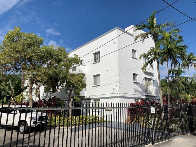 Building Photo - 7516 NE 1st Ave