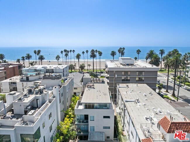 Building Photo - 1012 2nd St