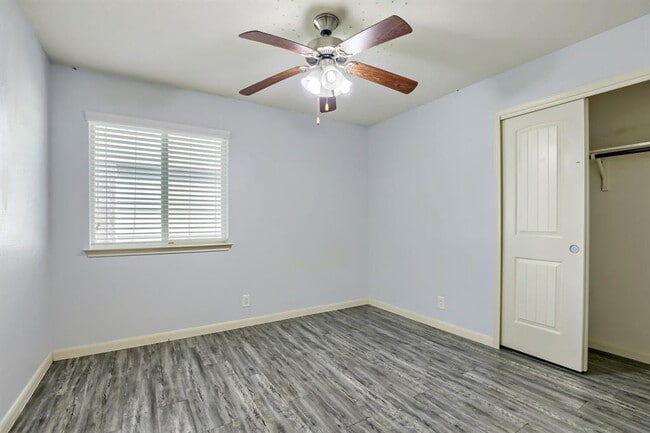 Building Photo - 12307 Waterford Run Way