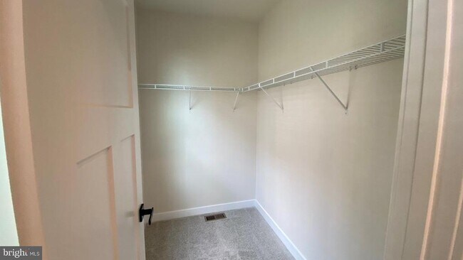 Building Photo - 2550 VERONA Pl