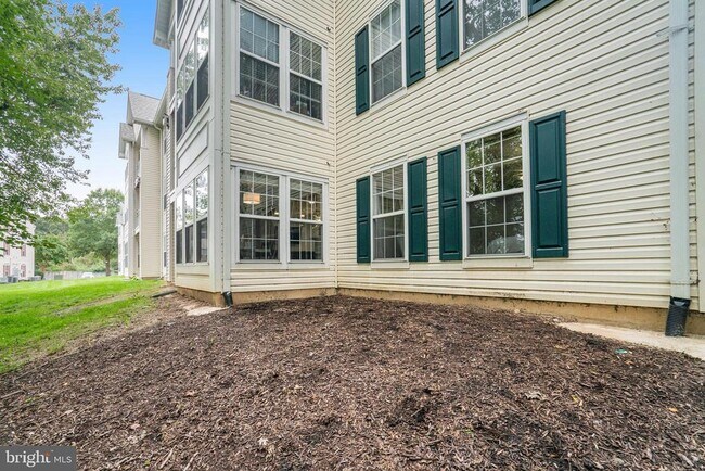 Building Photo - 7501 Calderon Ct