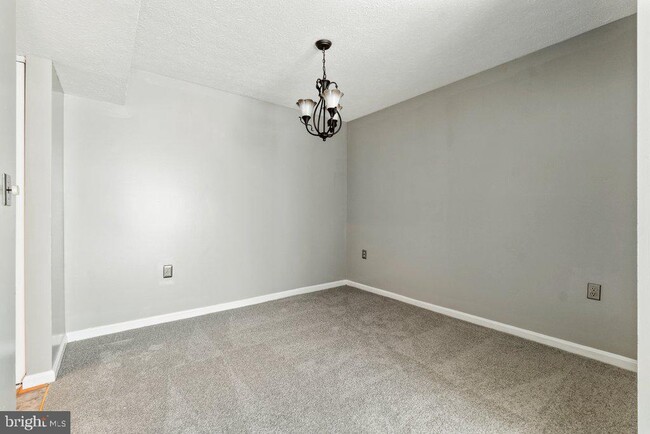 Building Photo - 10477 Campus Way S