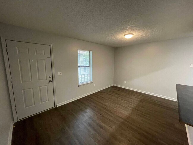 Building Photo - Fully renovated. New owner. Improved property.