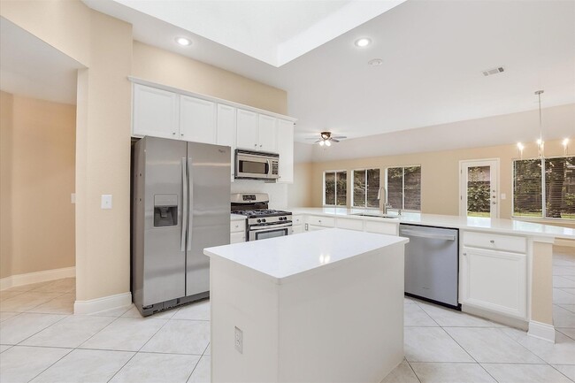 Building Photo - 7200 Quimper Ln