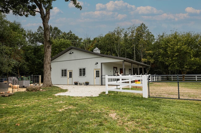 Building Photo - W1940 Co Rd D
