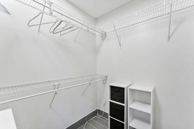 Building Photo - 8103 Covington Ct
