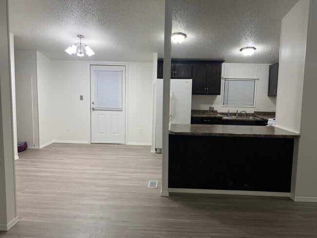 Kitchen/Dining - 2485 Crest Ave