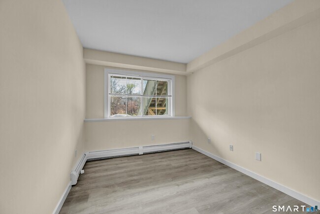 Building Photo - 113 Park Ave