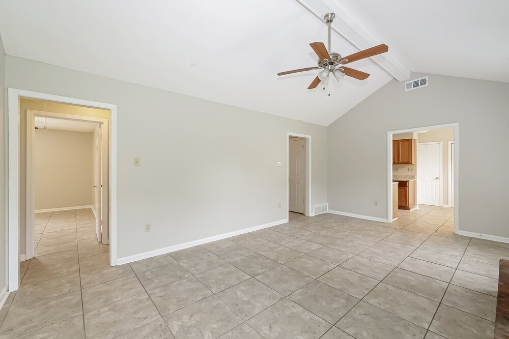Building Photo - 2694 Lakeside Dr