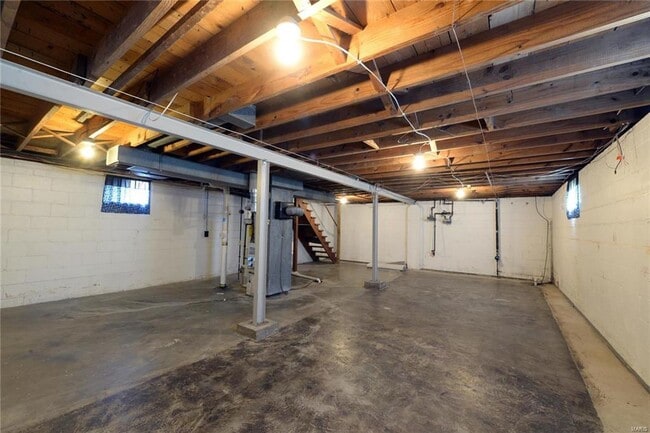 Building Photo - 10630 St Lawrence Ln