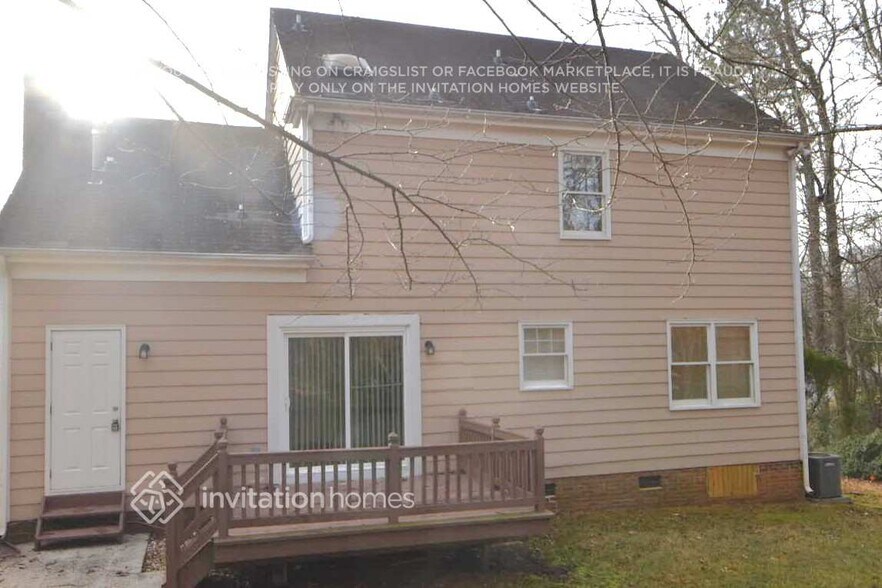 Building Photo - 2329 Century Oaks Ln