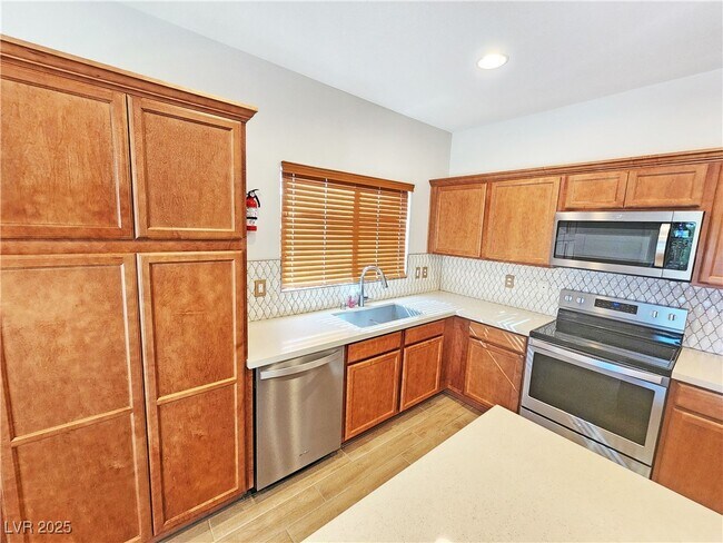 Building Photo - 5375 E La Campana Dr