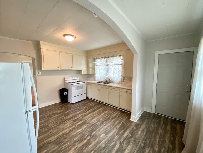 Building Photo - 2 Bedroom House in Seneca