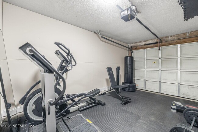 Building Photo - 2658 Sam Houston Pl