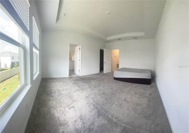 Building Photo - 2440 Skyline Lp
