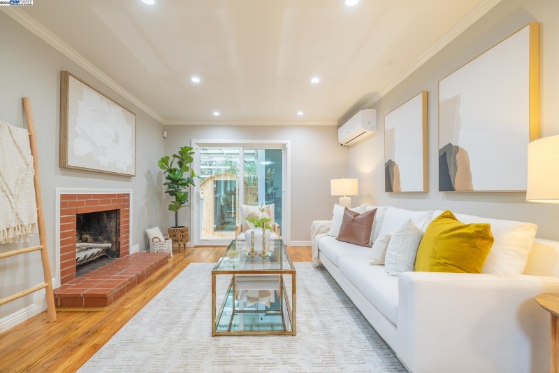 Building Photo - 2771 Fleetwood Dr