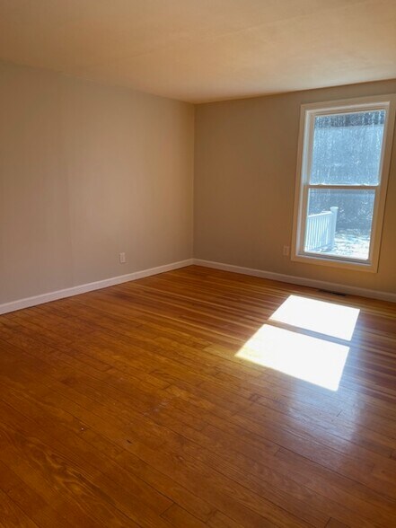 Building Photo - 14 Surry Park Rd