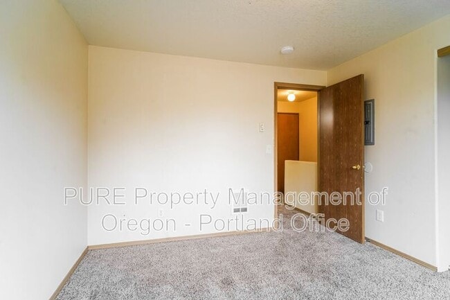 Building Photo - 2619 SE 125th Ave