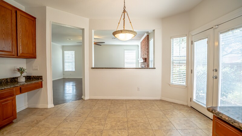 Building Photo - 5001 Union Lake Dr