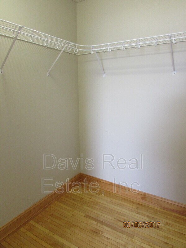 Building Photo - 110 E Bald Eagle St