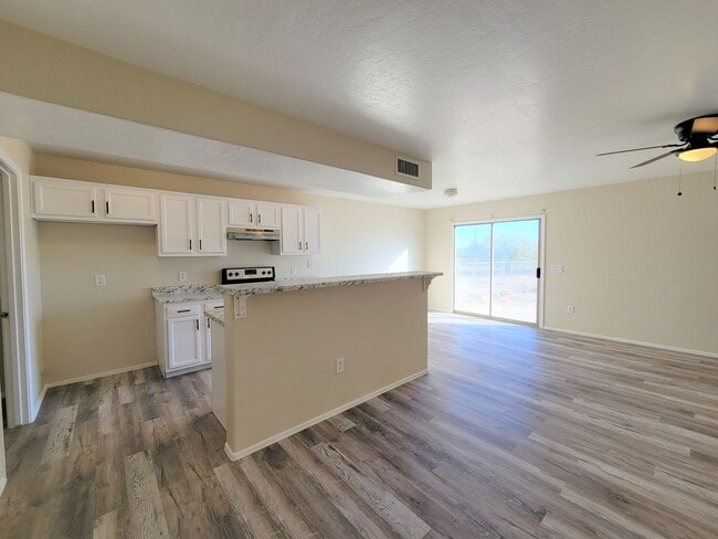 Building Photo - 15147 S Yava Rd