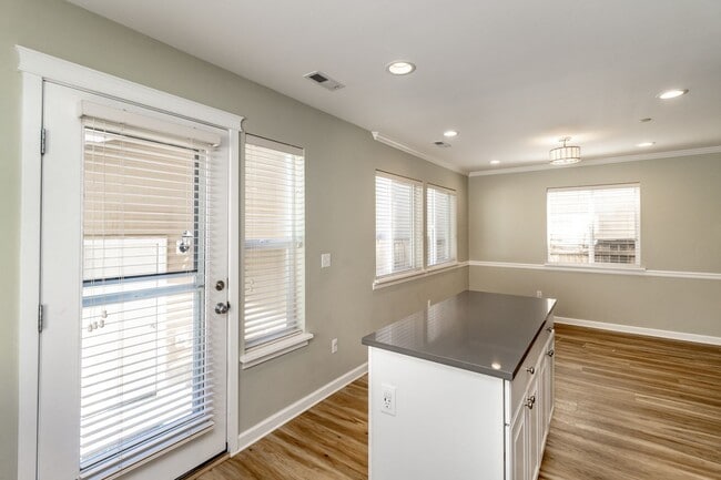 Building Photo - 3 bedroom, 2.5 bath DuPont home featuring AC!