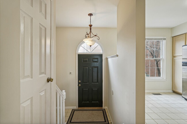 Building Photo - 5407 Grove Ridge Way