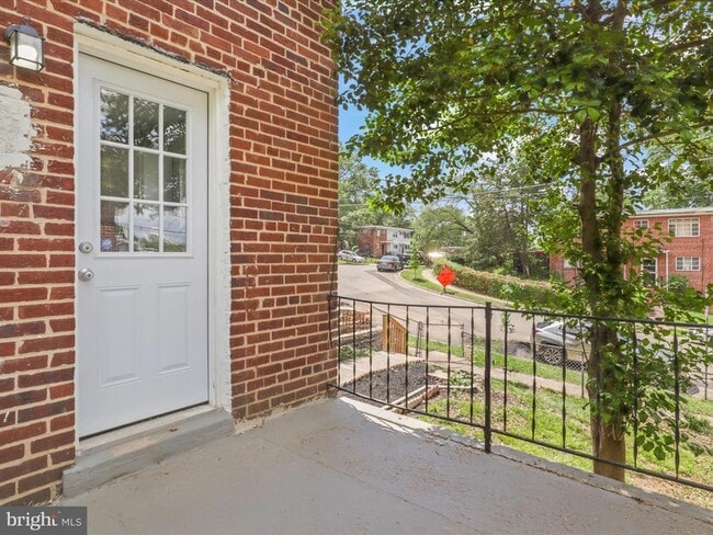 Building Photo - 5026 Roseld Ct