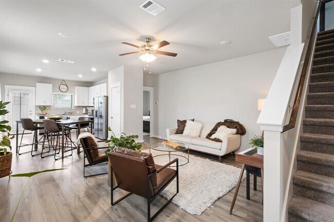 Building Photo - 283 Fieldwood Dr