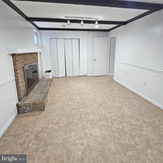 Building Photo - 9657 Lindenbrook St