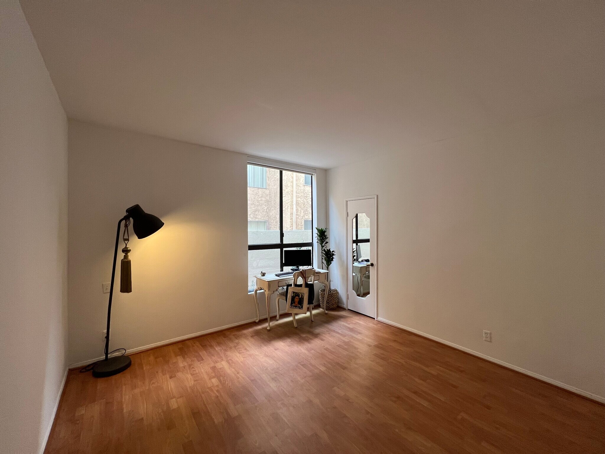 second bedroom - 511 N Jackson St