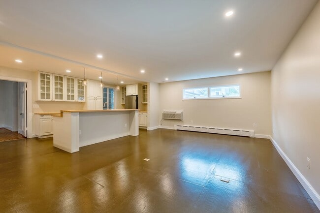 Building Photo - Classic Chevy Chase Charm in NW DC Availab...