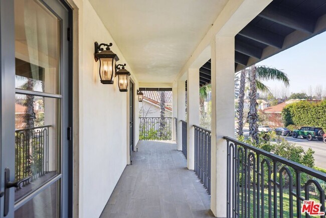 Building Photo - 2676 Casiano Rd