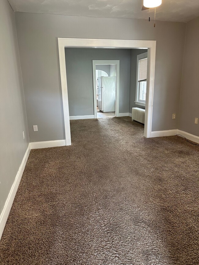 Building Photo - 1113 5th Ave