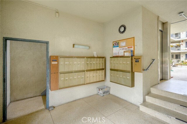 Building Photo - 1422 N Curson Ave