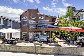 Building Photo - Fully Furnished Island Life Waterfront Ret...