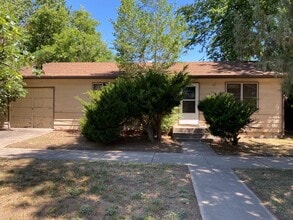 Building Photo - STUDENTS WELCOME! 3 Bedroom/ 1 Bathroom Home One Block from CSU