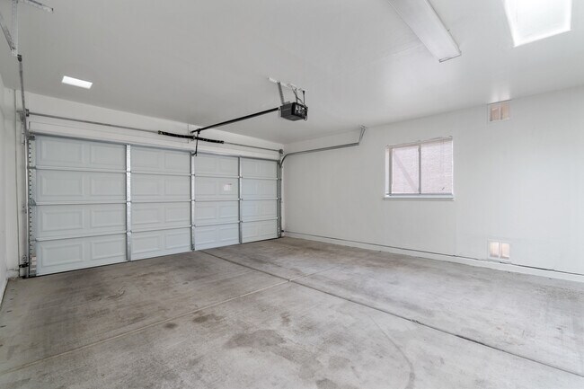 Building Photo - 3730 N Bay Horse Loop