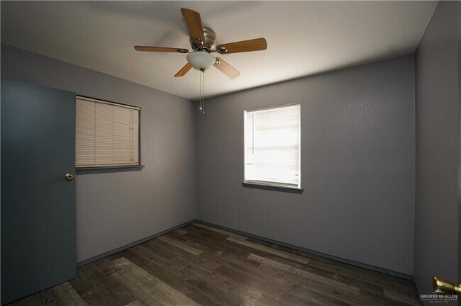 Building Photo - 204 E Gomez Dr