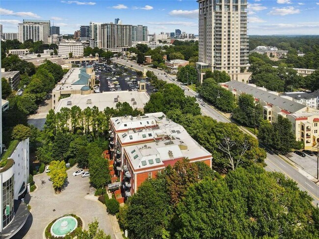 Building Photo - 2840 Peachtree Rd NW