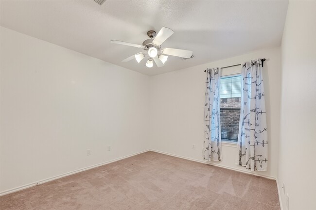 Building Photo - 10422 Acacia Forest tr