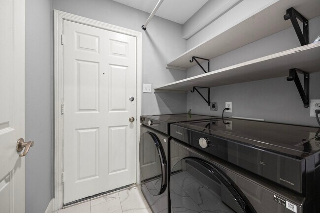 Building Photo - 4500 Upland Cir Dr