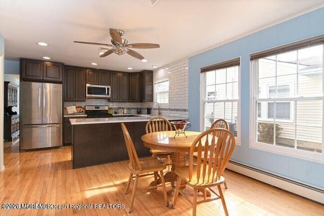 Building Photo - 12 Paradise Blvd