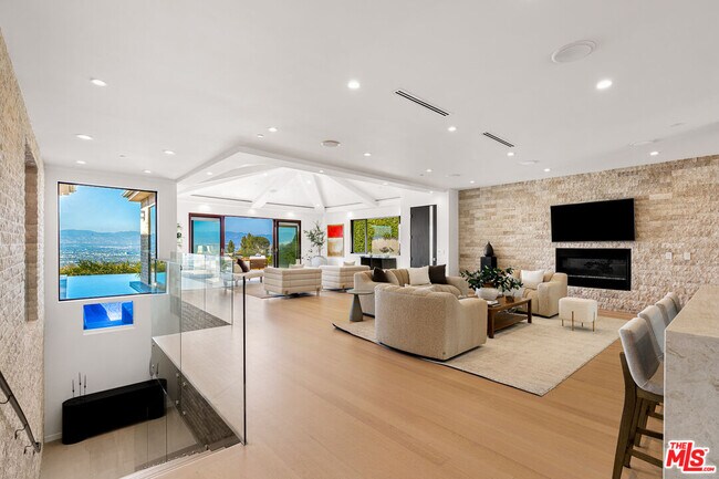 Building Photo - 3116 Elvido Dr