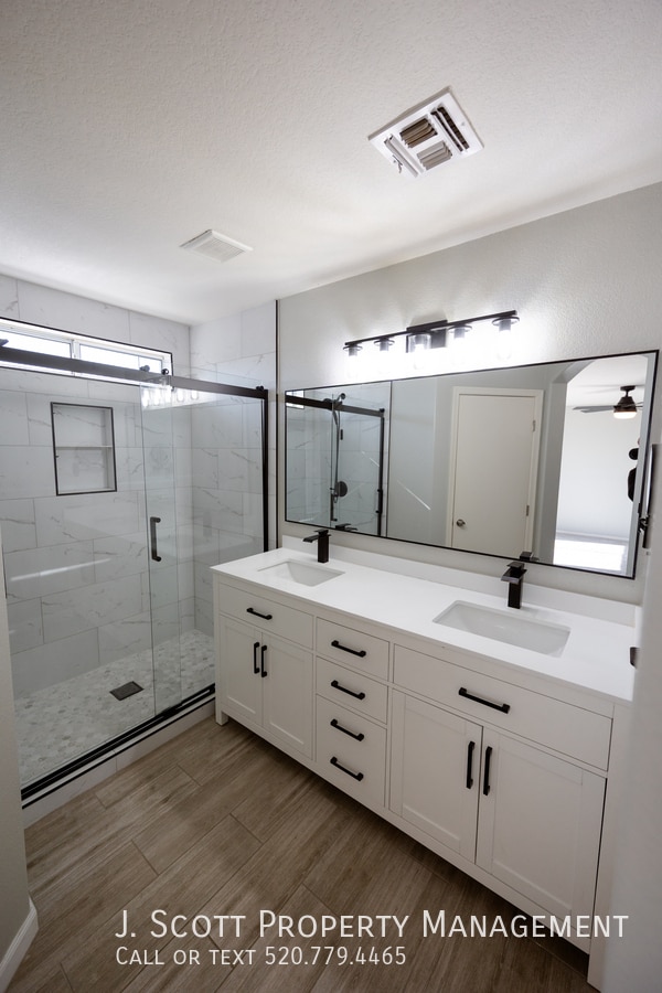 Building Photo - 12209 W Washington St