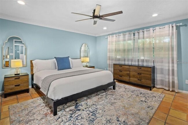 Building Photo - 2014 8th Terrace SE