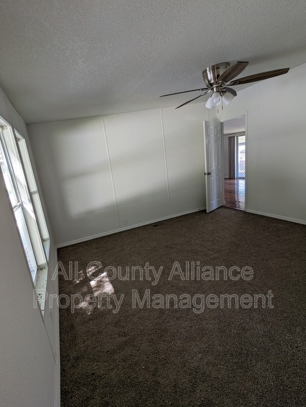 Building Photo - 34335 Lodge Dr