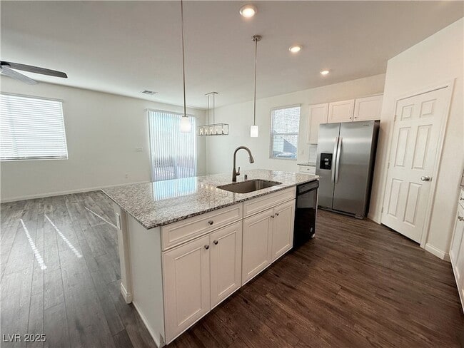 Building Photo - 8011 Cavazzo Ave