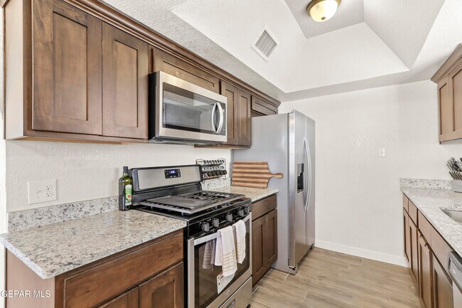 Building Photo - 10925 Ernie Banks Dr